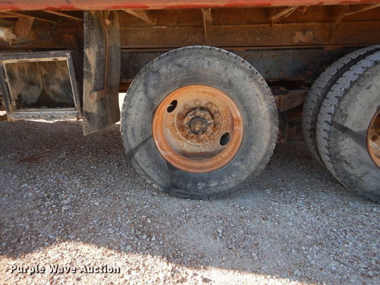 image for item DH5050 2000 International 4900 dump truck