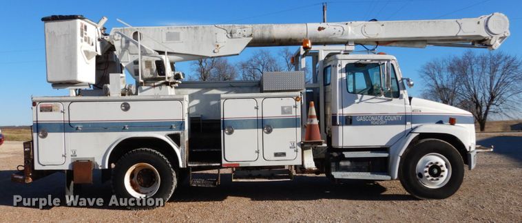 image for item DH5051 1995 Freightliner FL80 bucket truck