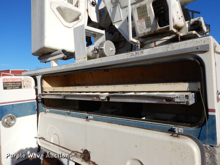 image for item DH5051 1995 Freightliner FL80 bucket truck