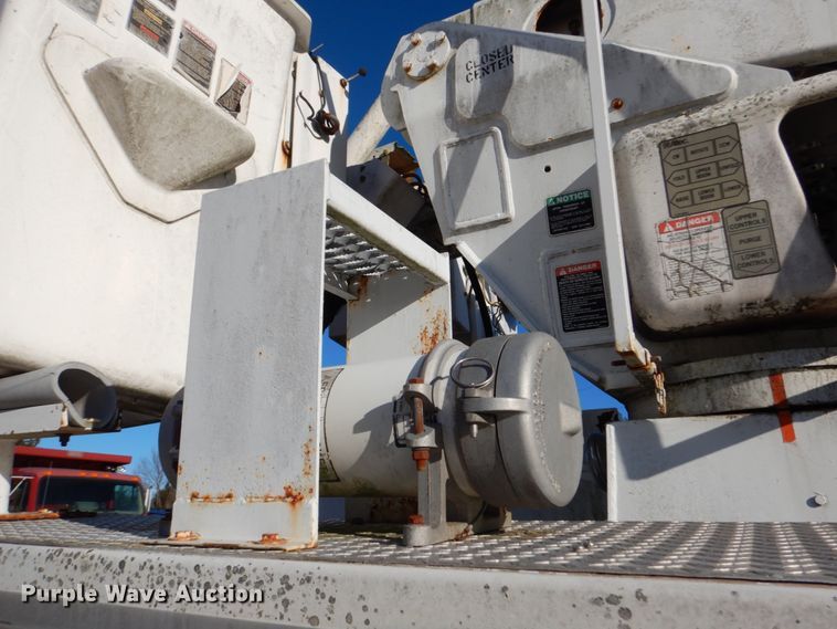 image for item DH5051 1995 Freightliner FL80 bucket truck