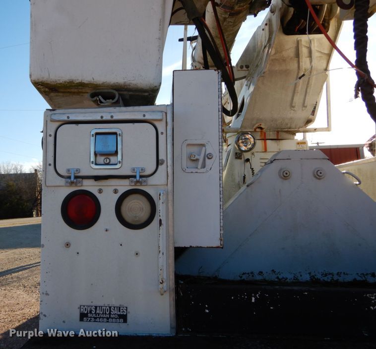 image for item DH5051 1995 Freightliner FL80 bucket truck