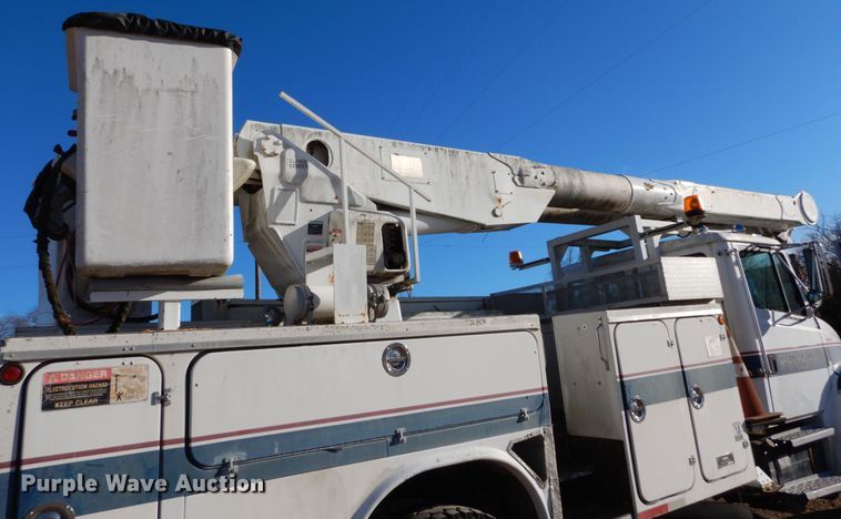 image for item DH5051 1995 Freightliner FL80 bucket truck