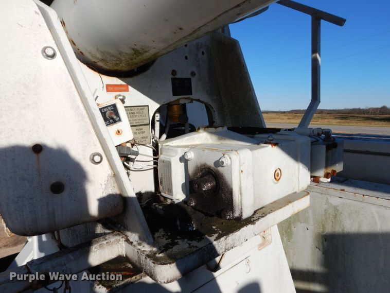 image for item DH5051 1995 Freightliner FL80 bucket truck