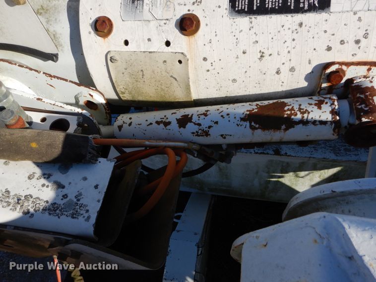 image for item DH5051 1995 Freightliner FL80 bucket truck