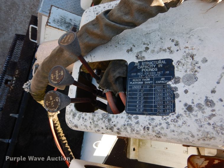 image for item DH5051 1995 Freightliner FL80 bucket truck