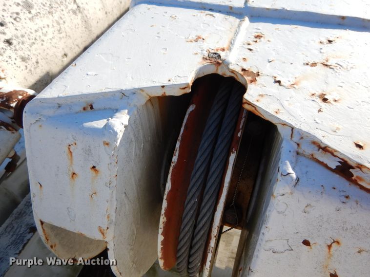 image for item DH5051 1995 Freightliner FL80 bucket truck