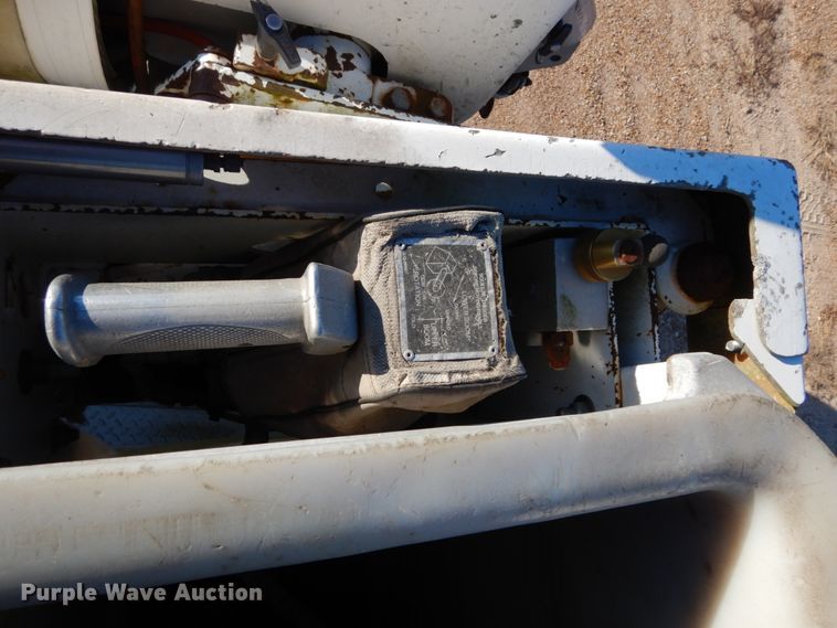 image for item DH5051 1995 Freightliner FL80 bucket truck