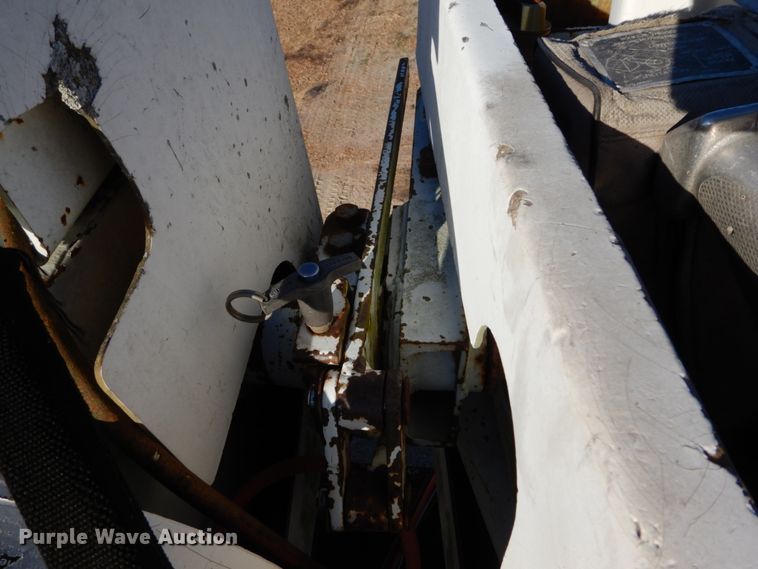 image for item DH5051 1995 Freightliner FL80 bucket truck