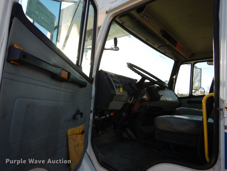 image for item DH5051 1995 Freightliner FL80 bucket truck