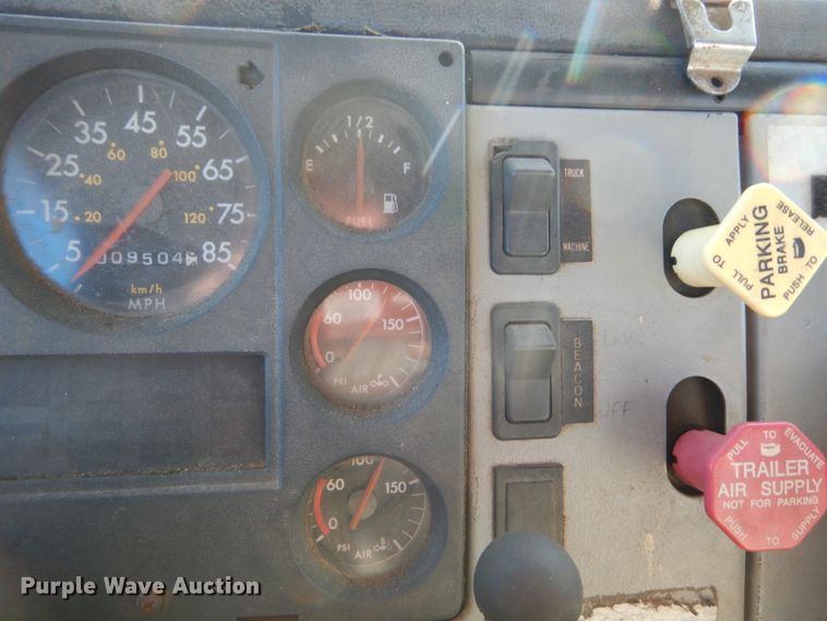 image for item DH5051 1995 Freightliner FL80 bucket truck