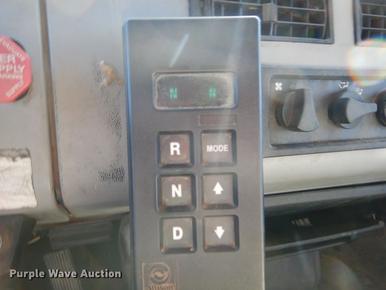 image for item DH5051 1995 Freightliner FL80 bucket truck