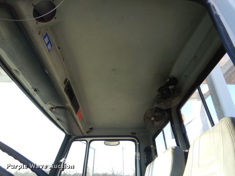 image for item DH5051 1995 Freightliner FL80 bucket truck