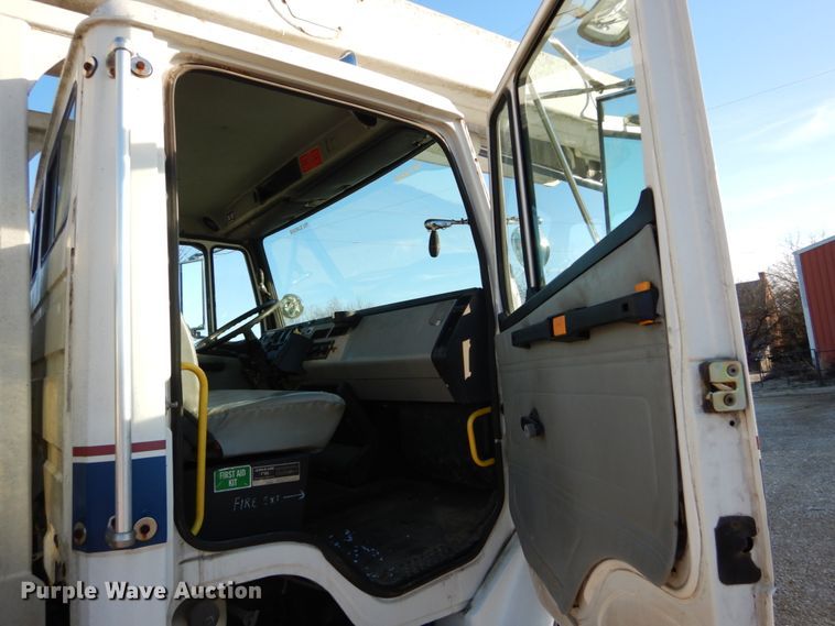 image for item DH5051 1995 Freightliner FL80 bucket truck