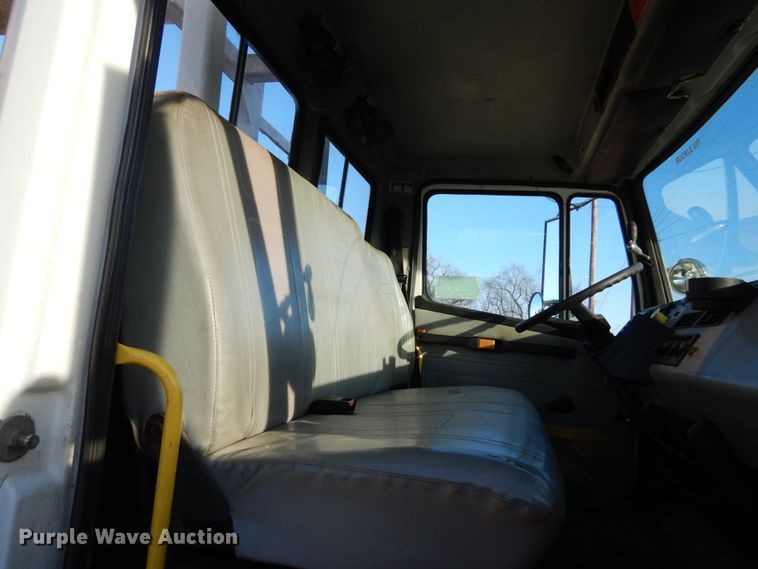 image for item DH5051 1995 Freightliner FL80 bucket truck