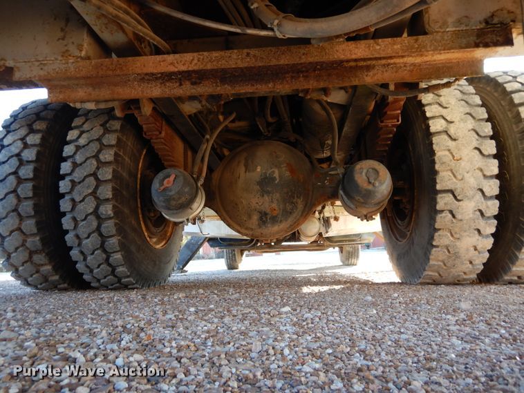 image for item DH5051 1995 Freightliner FL80 bucket truck