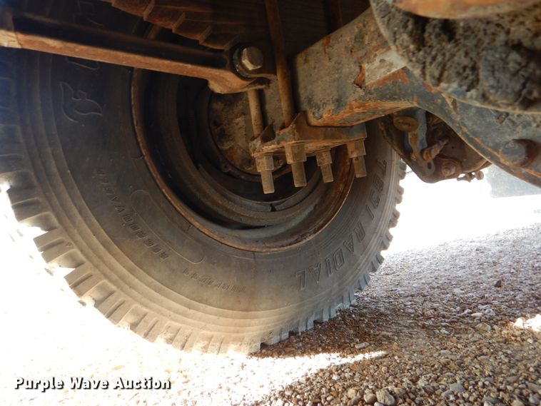 image for item DH5051 1995 Freightliner FL80 bucket truck