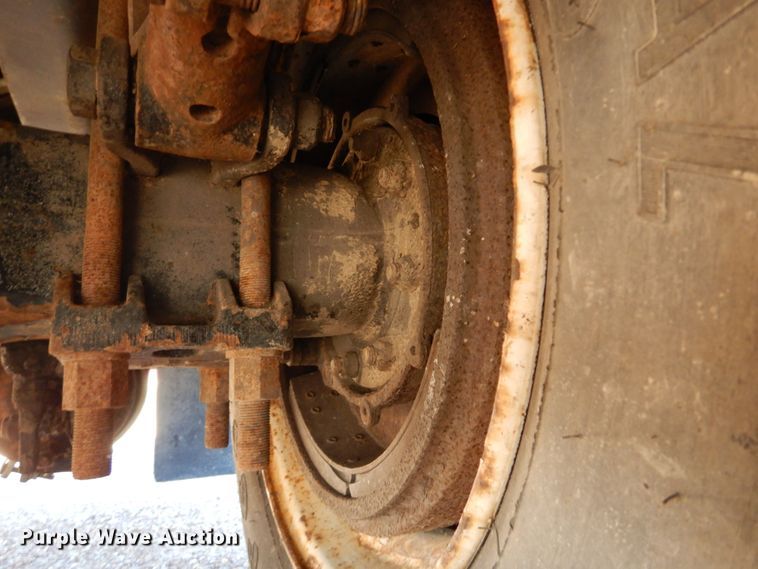 image for item DH5051 1995 Freightliner FL80 bucket truck