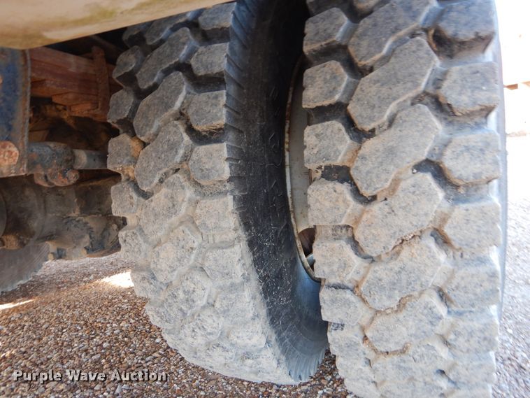 image for item DH5051 1995 Freightliner FL80 bucket truck