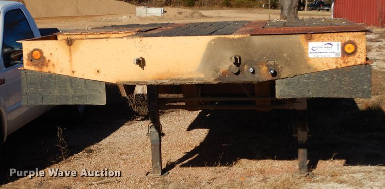 image for item DH5052 1991 Etnyre drop deck equipment trailer
