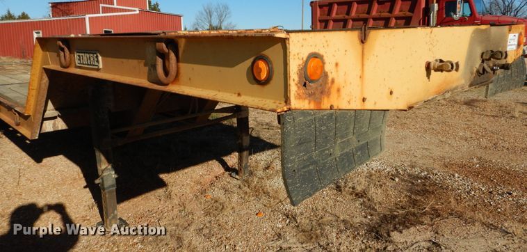 image for item DH5052 1991 Etnyre drop deck equipment trailer