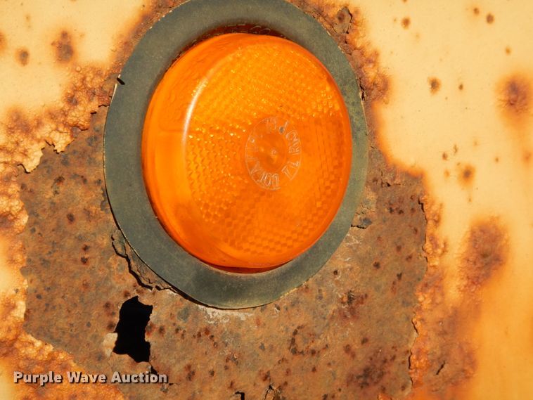 image for item DH5052 1991 Etnyre drop deck equipment trailer