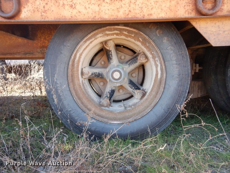 image for item DH5052 1991 Etnyre drop deck equipment trailer