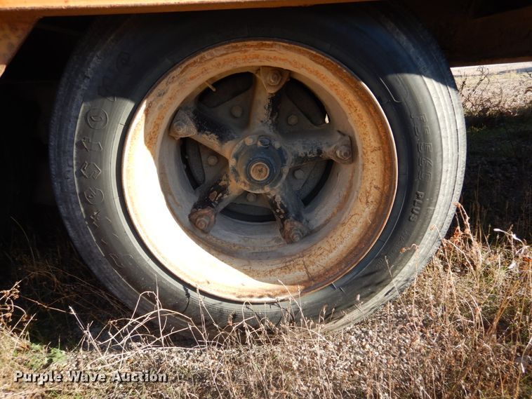 image for item DH5052 1991 Etnyre drop deck equipment trailer