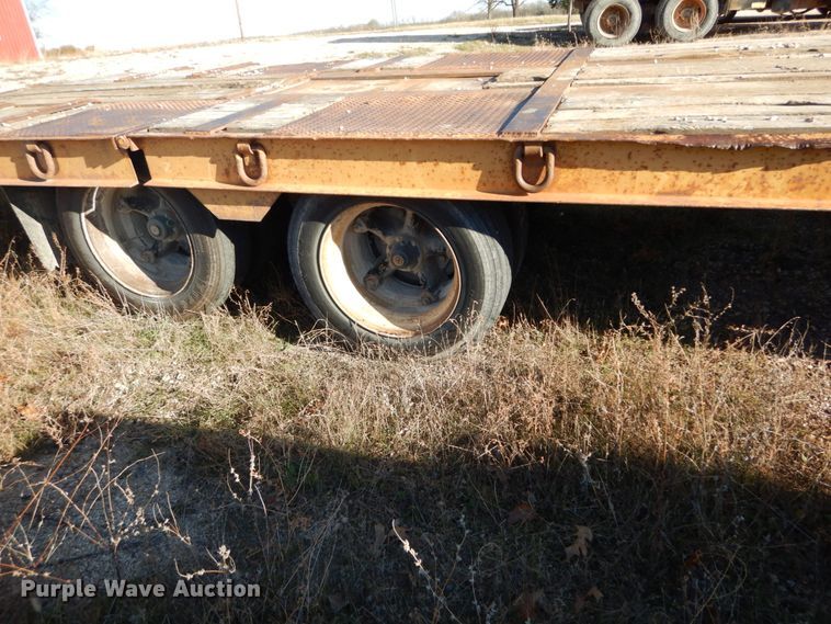 image for item DH5052 1991 Etnyre drop deck equipment trailer