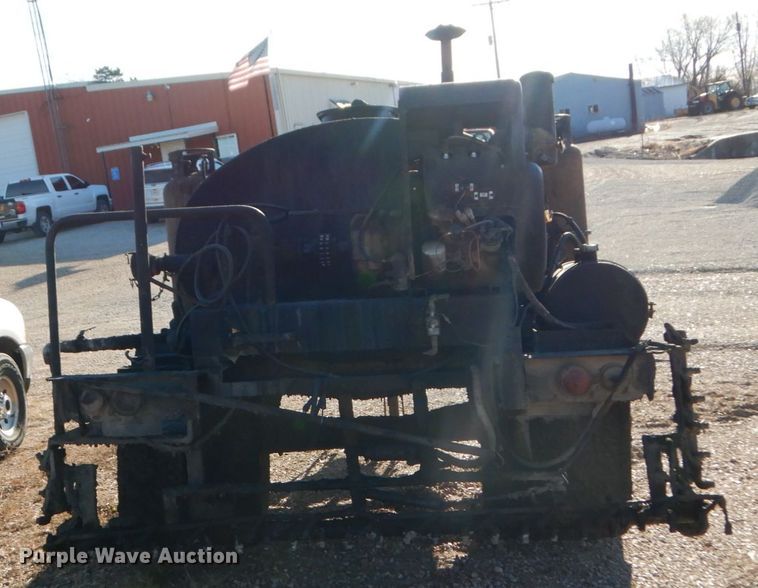 image for item DH5053 1974 Entyre MU6TR oil distributor