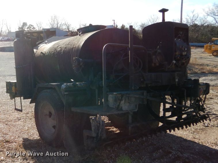 image for item DH5053 1974 Entyre MU6TR oil distributor