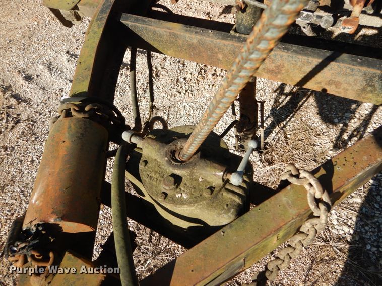 image for item DH5053 1974 Entyre MU6TR oil distributor