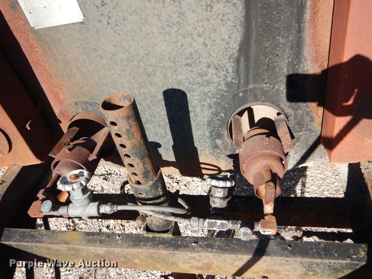 image for item DH5053 1974 Entyre MU6TR oil distributor