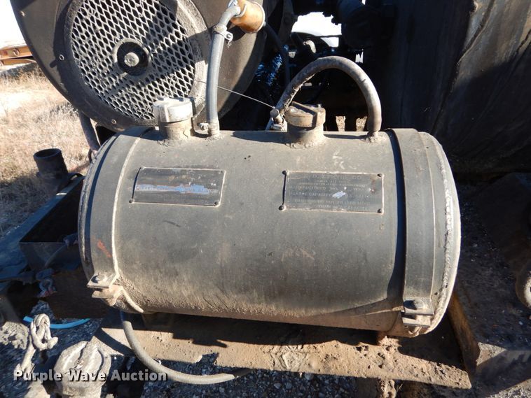 image for item DH5053 1974 Entyre MU6TR oil distributor