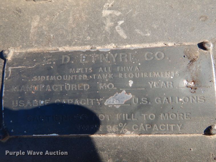 image for item DH5053 1974 Entyre MU6TR oil distributor