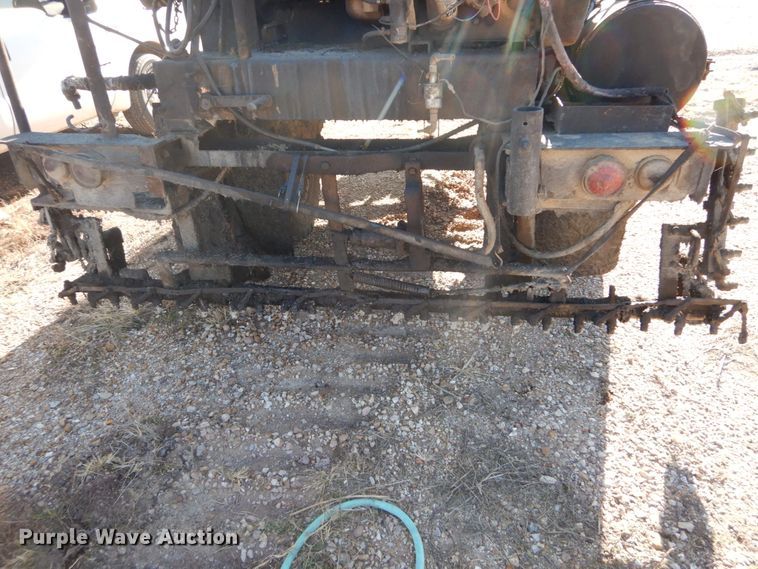 image for item DH5053 1974 Entyre MU6TR oil distributor