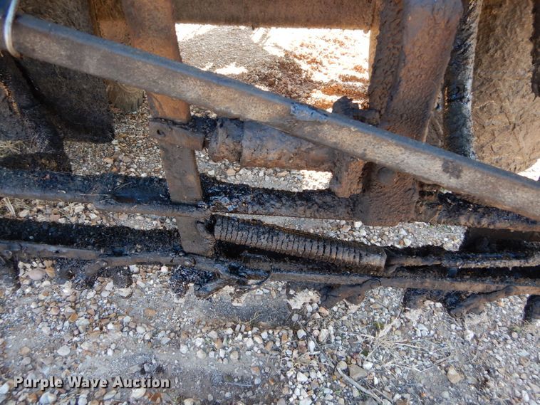 image for item DH5053 1974 Entyre MU6TR oil distributor