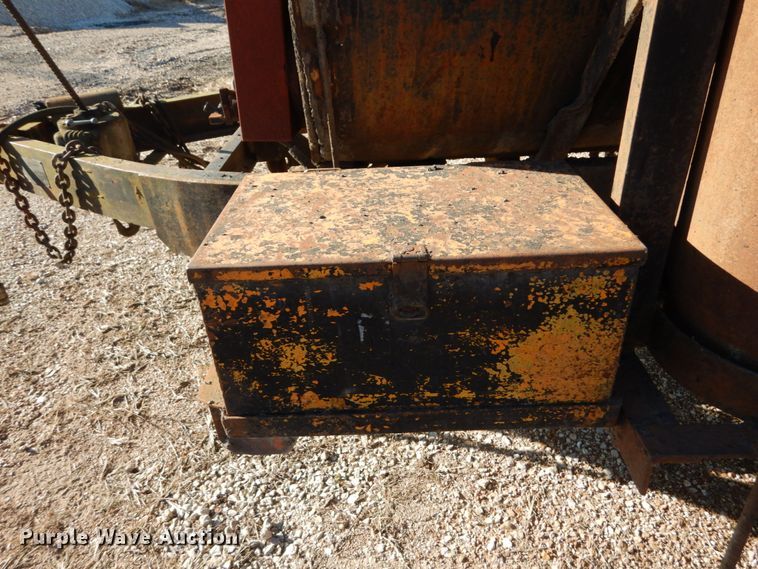 image for item DH5053 1974 Entyre MU6TR oil distributor