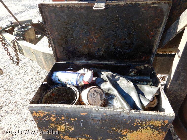 image for item DH5053 1974 Entyre MU6TR oil distributor