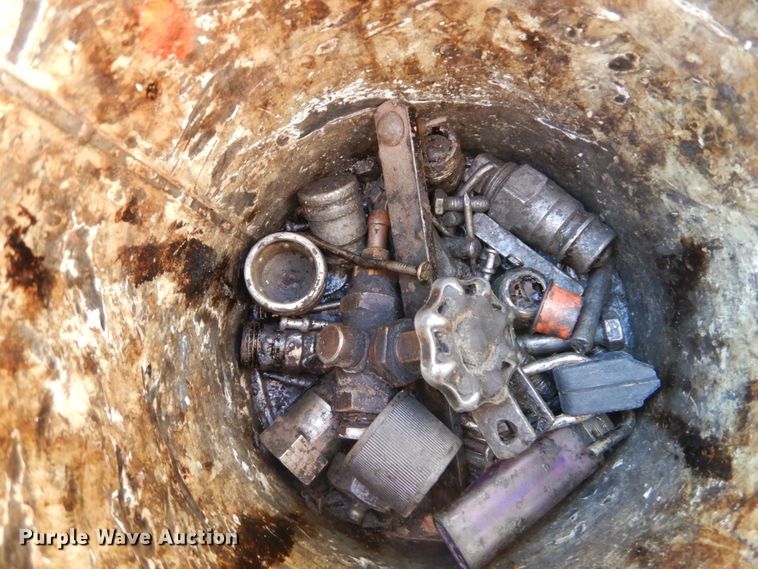 image for item DH5053 1974 Entyre MU6TR oil distributor