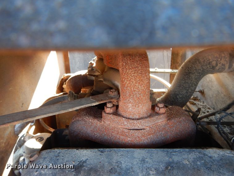 image for item DH5053 1974 Entyre MU6TR oil distributor