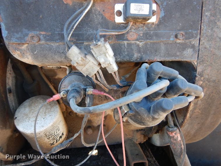 image for item DH5053 1974 Entyre MU6TR oil distributor