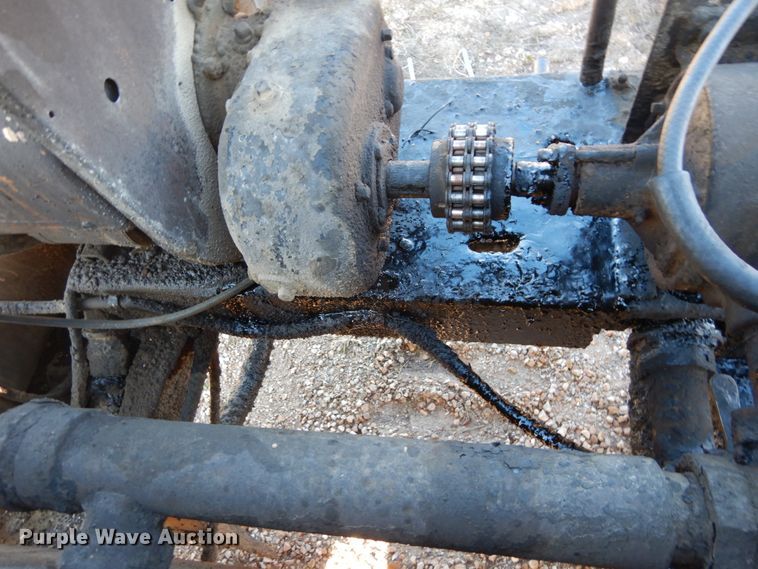 image for item DH5053 1974 Entyre MU6TR oil distributor