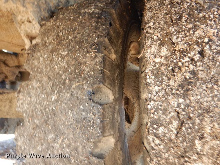 image for item DH5053 1974 Entyre MU6TR oil distributor