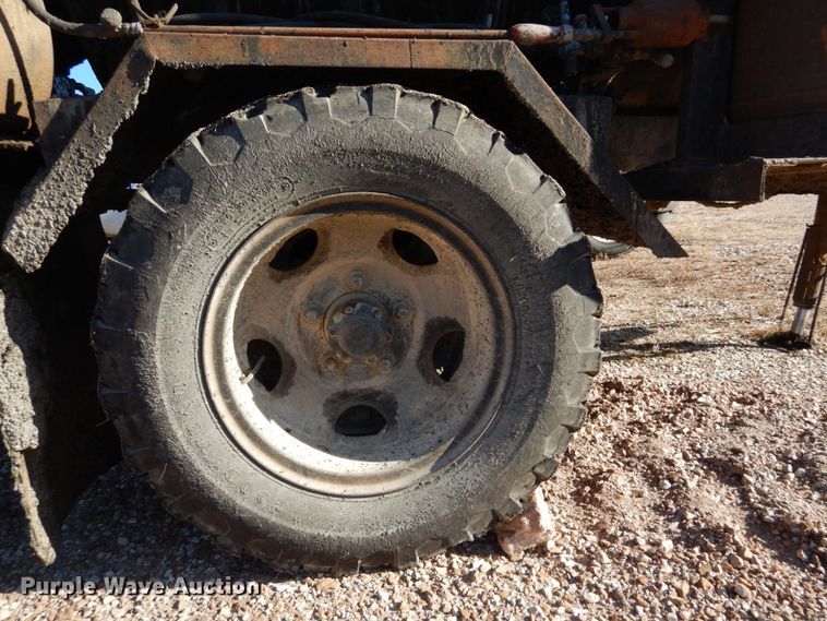 image for item DH5053 1974 Entyre MU6TR oil distributor