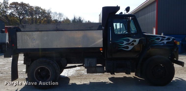 image for item DH6791 1982 International 1954 dump truck