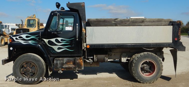 image for item DH6791 1982 International 1954 dump truck