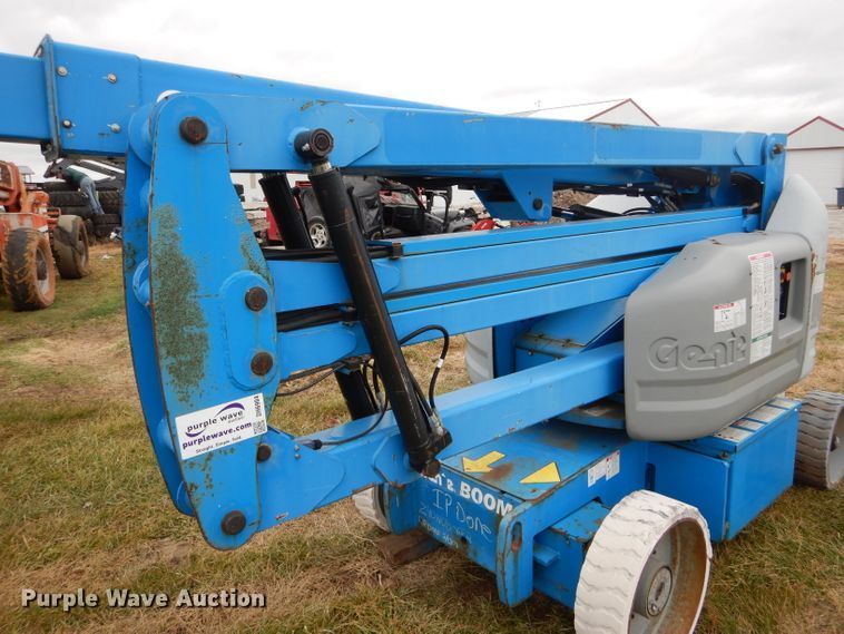 image for item DH6904 2008 Genie Z40/23NRJ boom lift