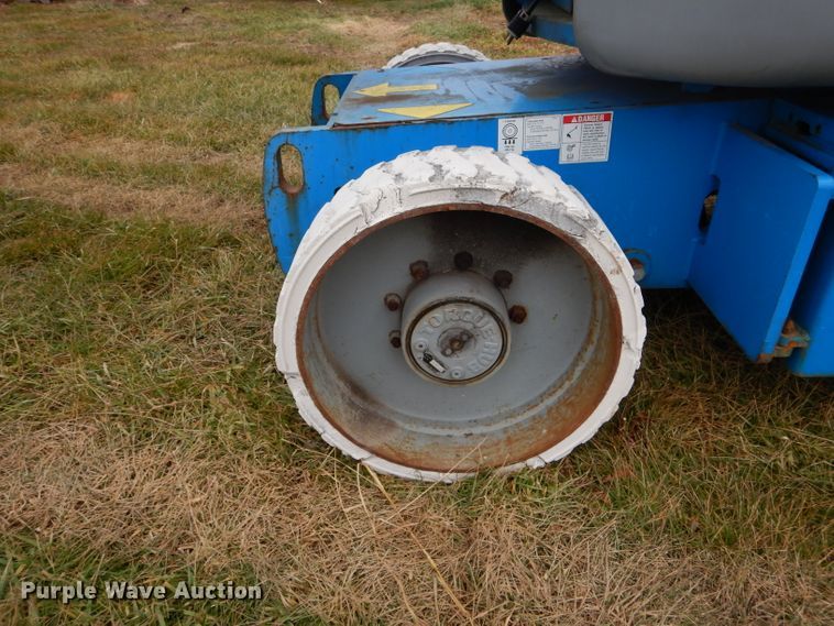 image for item DH6904 2008 Genie Z40/23NRJ boom lift