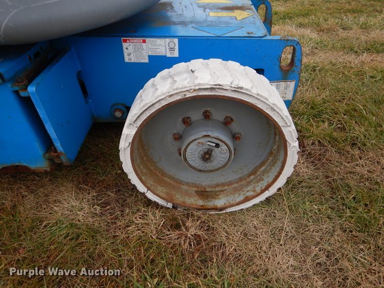 image for item DH6904 2008 Genie Z40/23NRJ boom lift