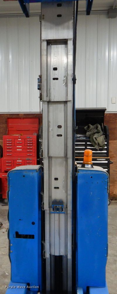 image for item DH6914 Genie GR-20 vertical lift